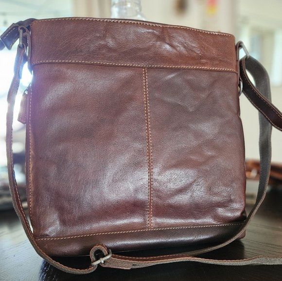 Jack George's Voyager Crossbody - Picture 7 of 8